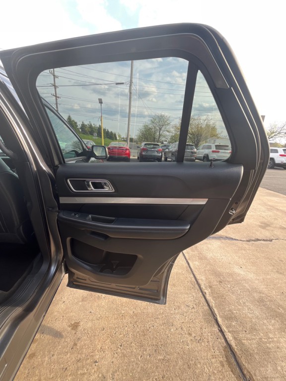2017 Ford Explorer Image 14