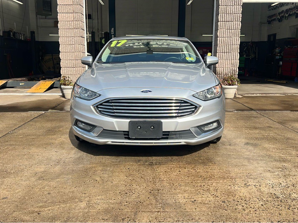 2017 Ford Fusion Image 2
