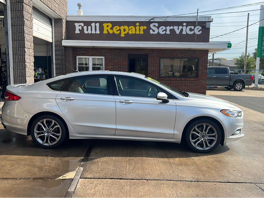2017 Ford Fusion Image 4