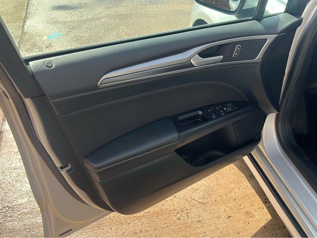 2017 Ford Fusion Image 10