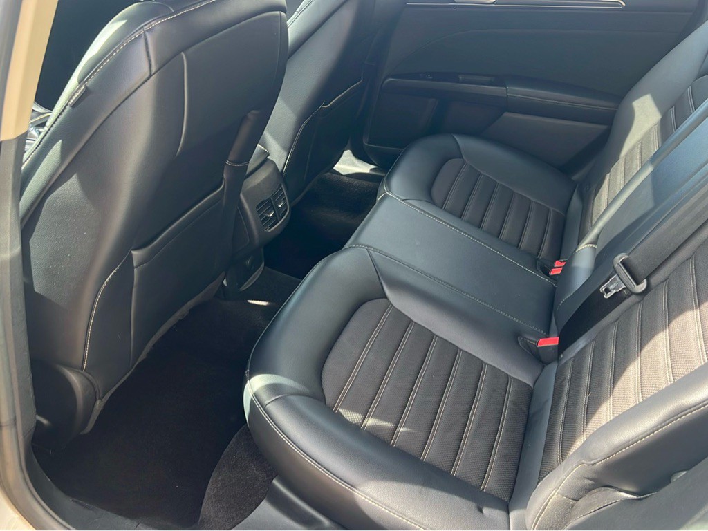 2017 Ford Fusion Image 11