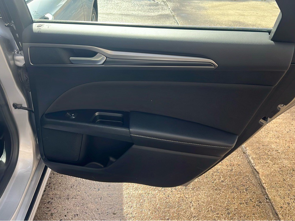 2017 Ford Fusion Image 15