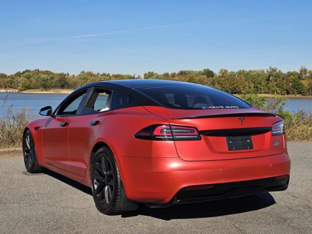 2022 Tesla Model S Image 9