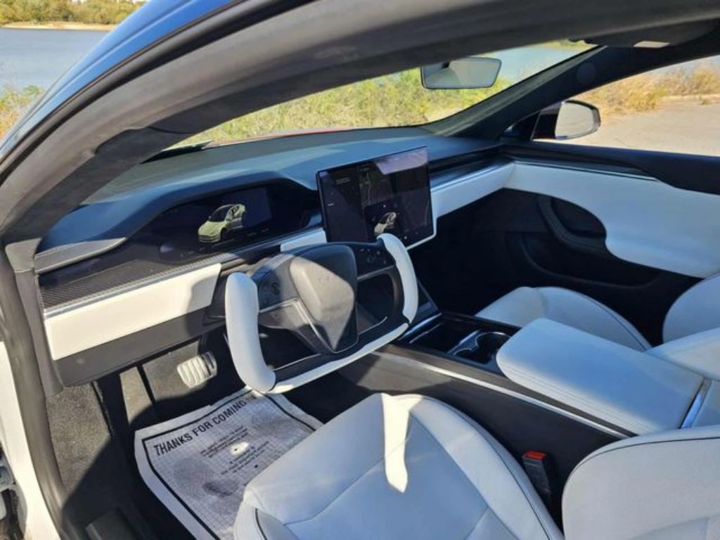 2022 Tesla Model S Image 15