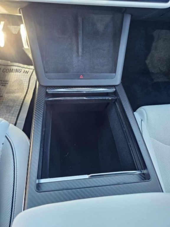 2022 Tesla Model S Image 28