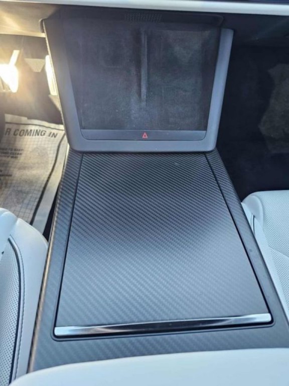 2022 Tesla Model S Image 29