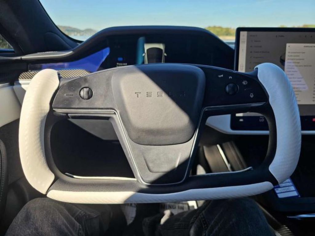 2022 Tesla Model S Image 31