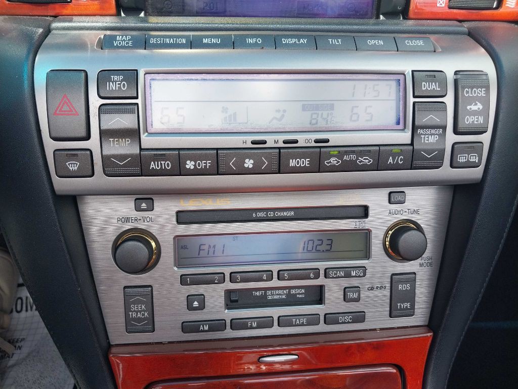 2003 Lexus SC Image 32
