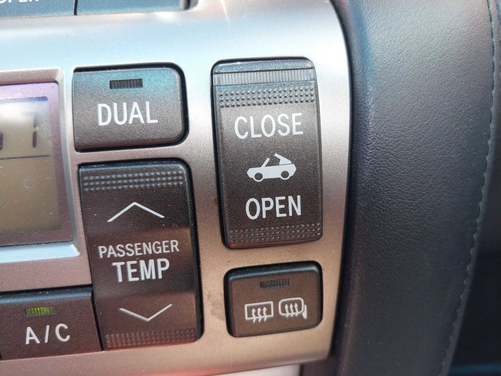2003 Lexus SC Image 33
