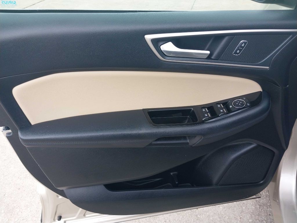 2018 Ford Edge Image 12