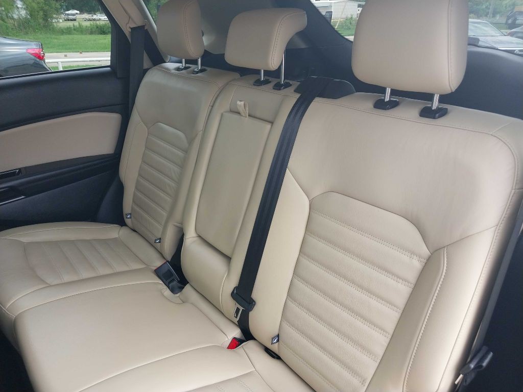 2018 Ford Edge Image 28