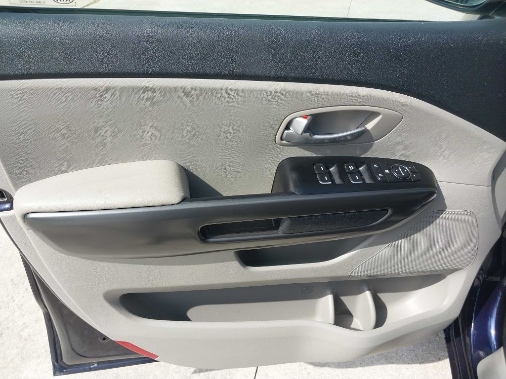 2021 Kia Sedona Image 11