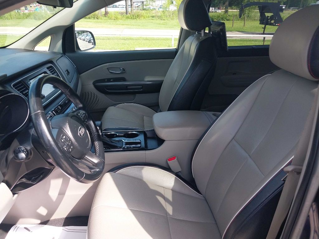2021 Kia Sedona Image 12