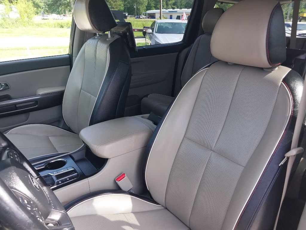 2021 Kia Sedona Image 14