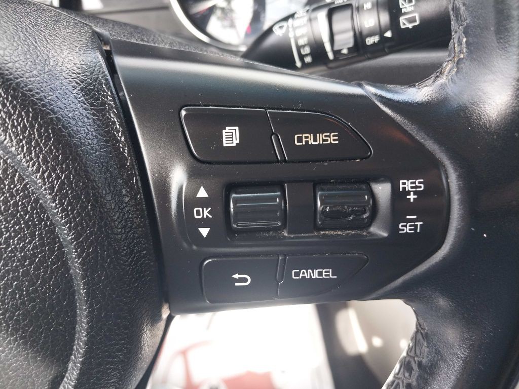 2021 Kia Sedona Image 17