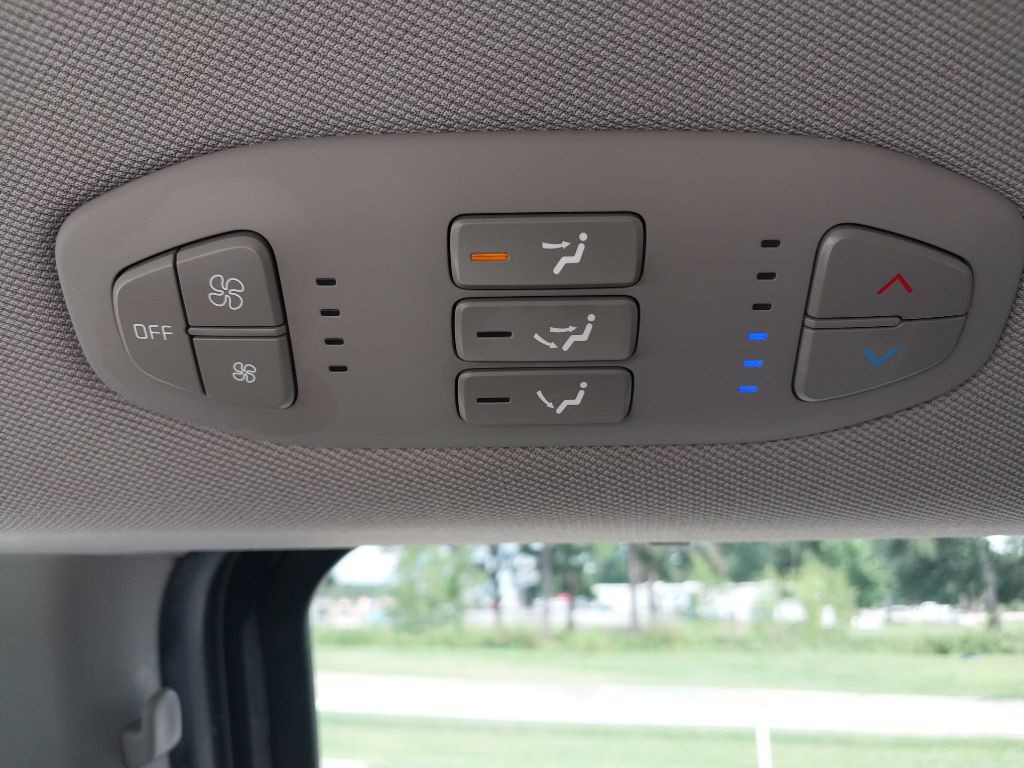 2021 Kia Sedona Image 28
