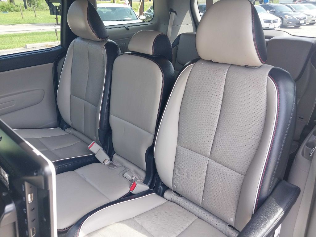 2021 Kia Sedona Image 29
