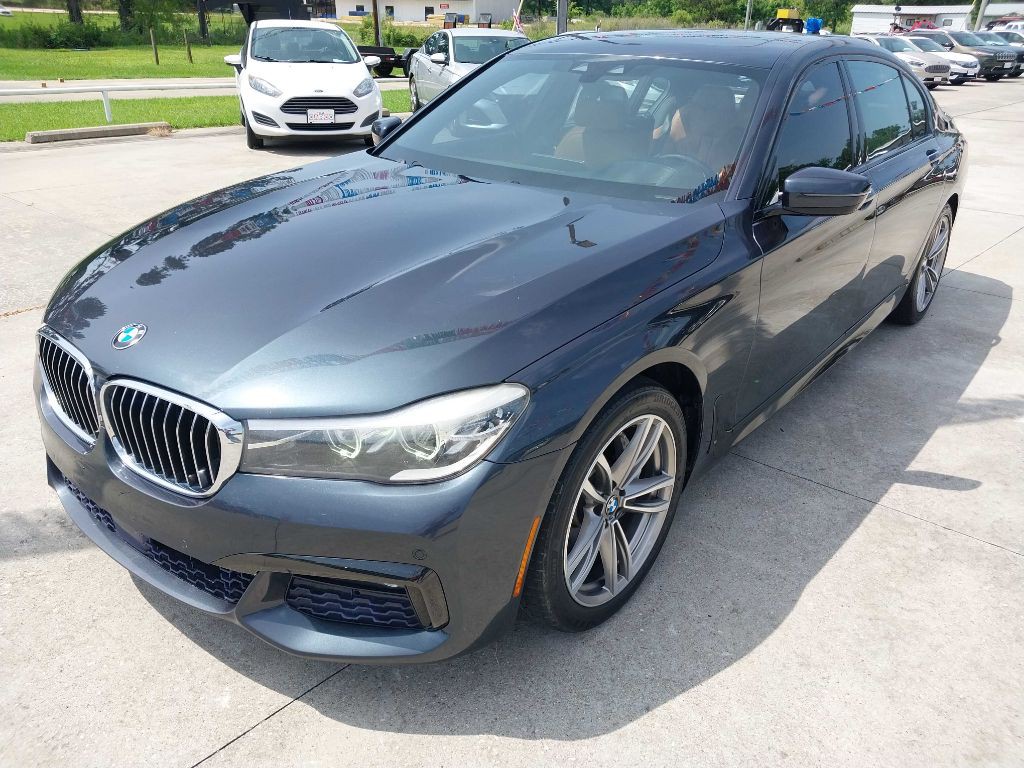 2017 BMW 7 Series Image 2