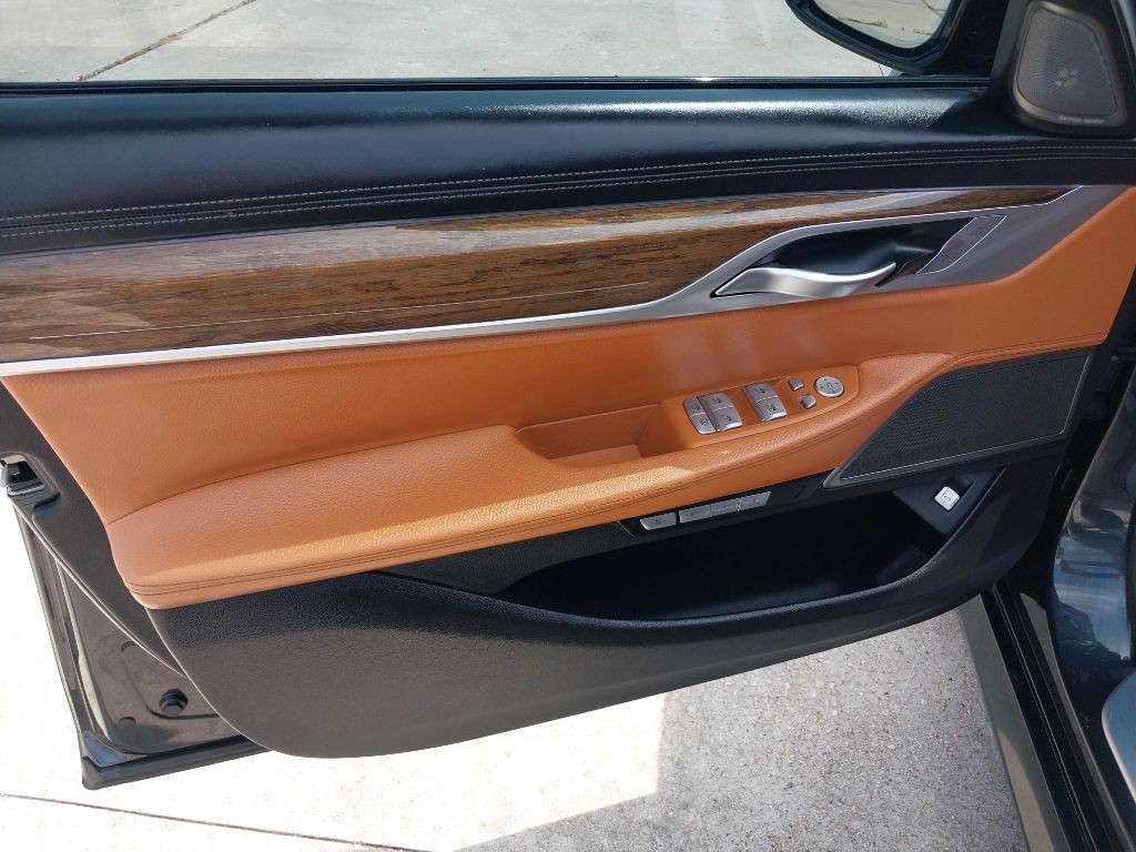 2017 BMW 7 Series Image 11