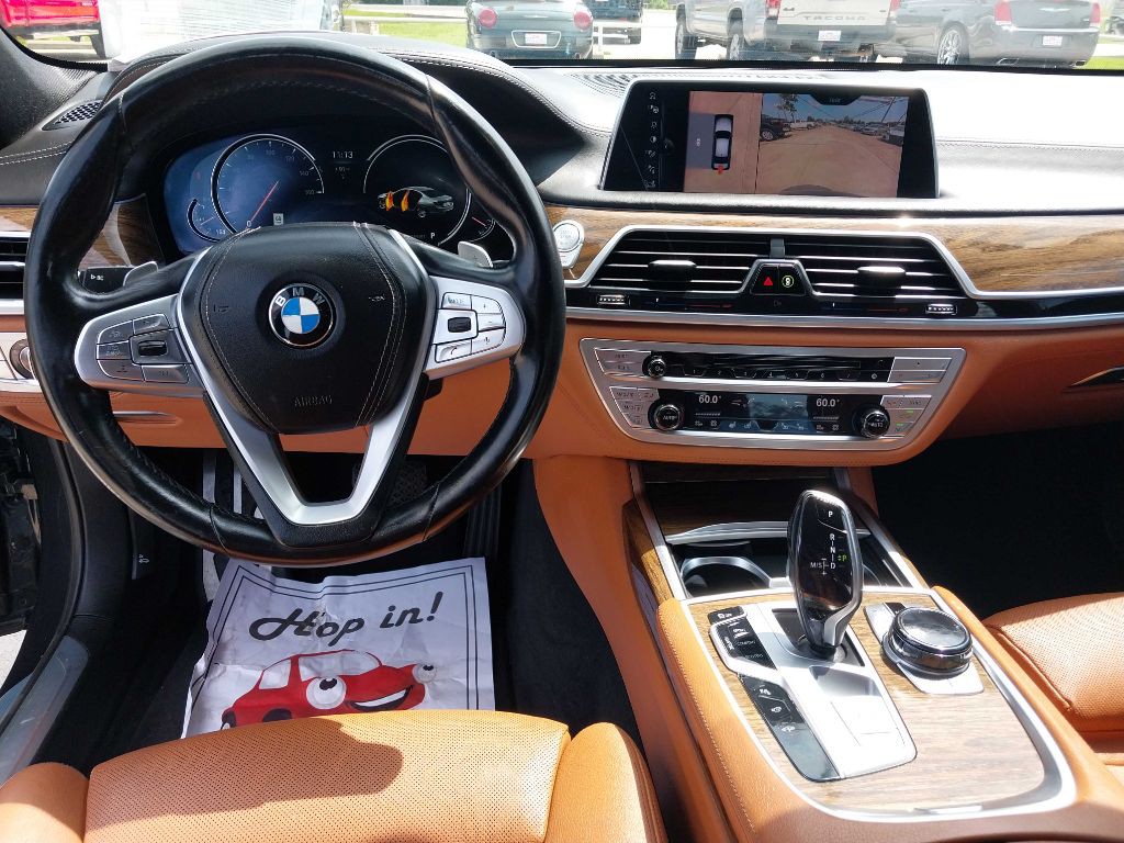 2017 BMW 7 Series Image 15