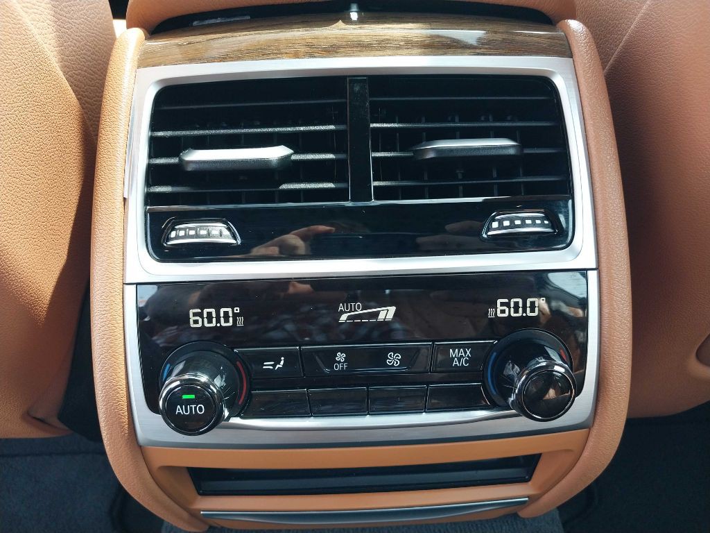 2017 BMW 7 Series Image 29