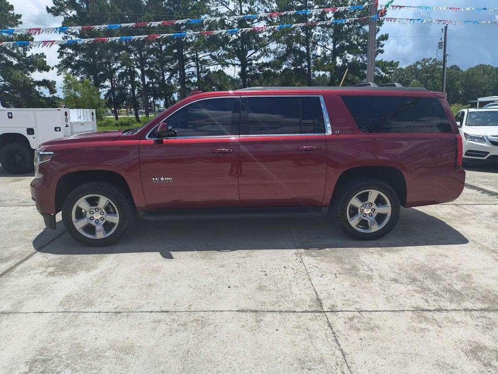 2018 Chevrolet Suburban Image 2