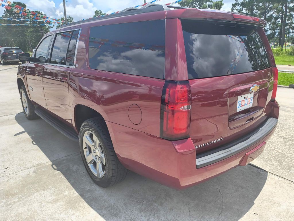 2018 Chevrolet Suburban Image 3