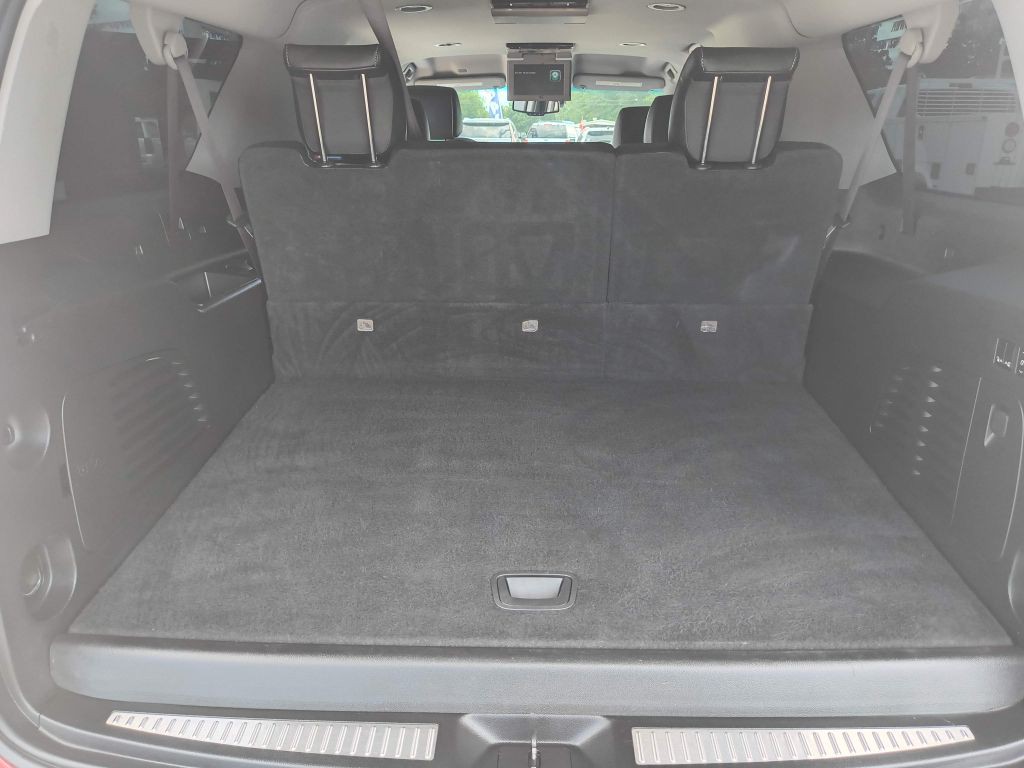 2018 Chevrolet Suburban Image 32