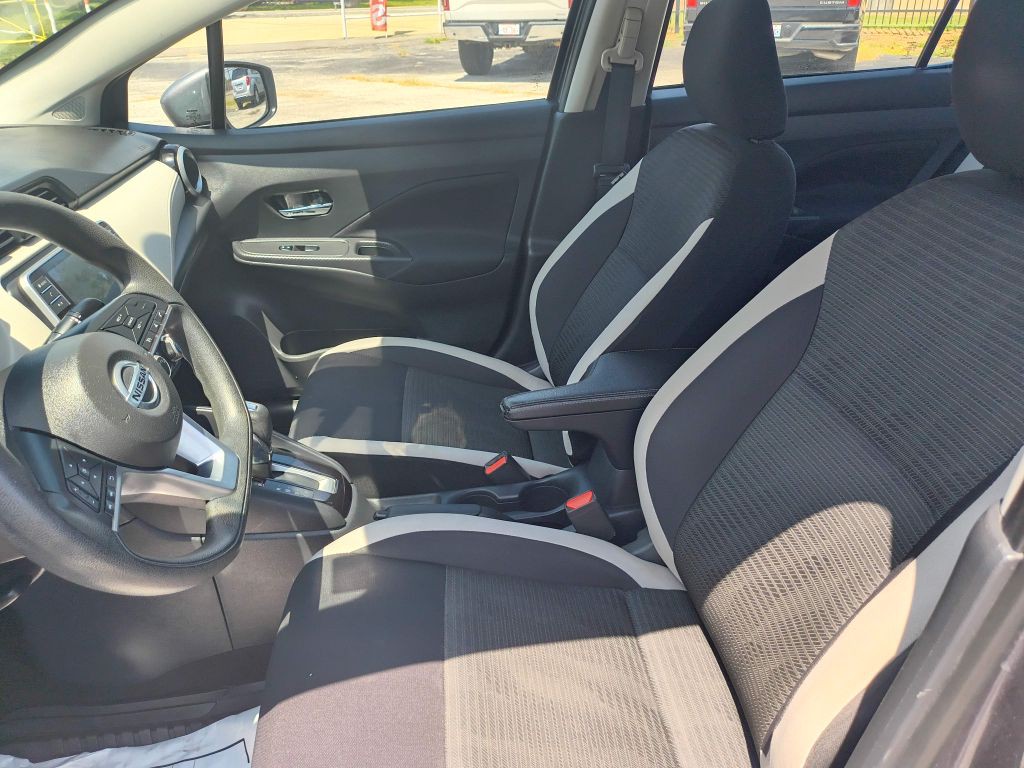2021 Nissan Versa Image 13