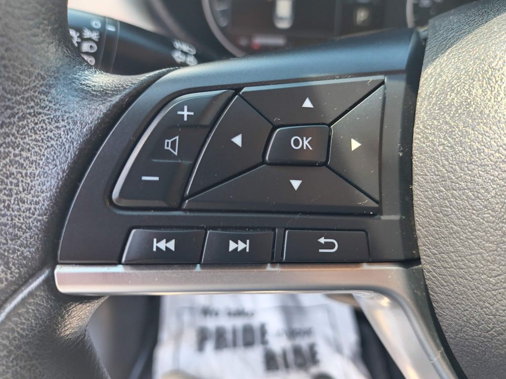 2021 Nissan Versa Image 15