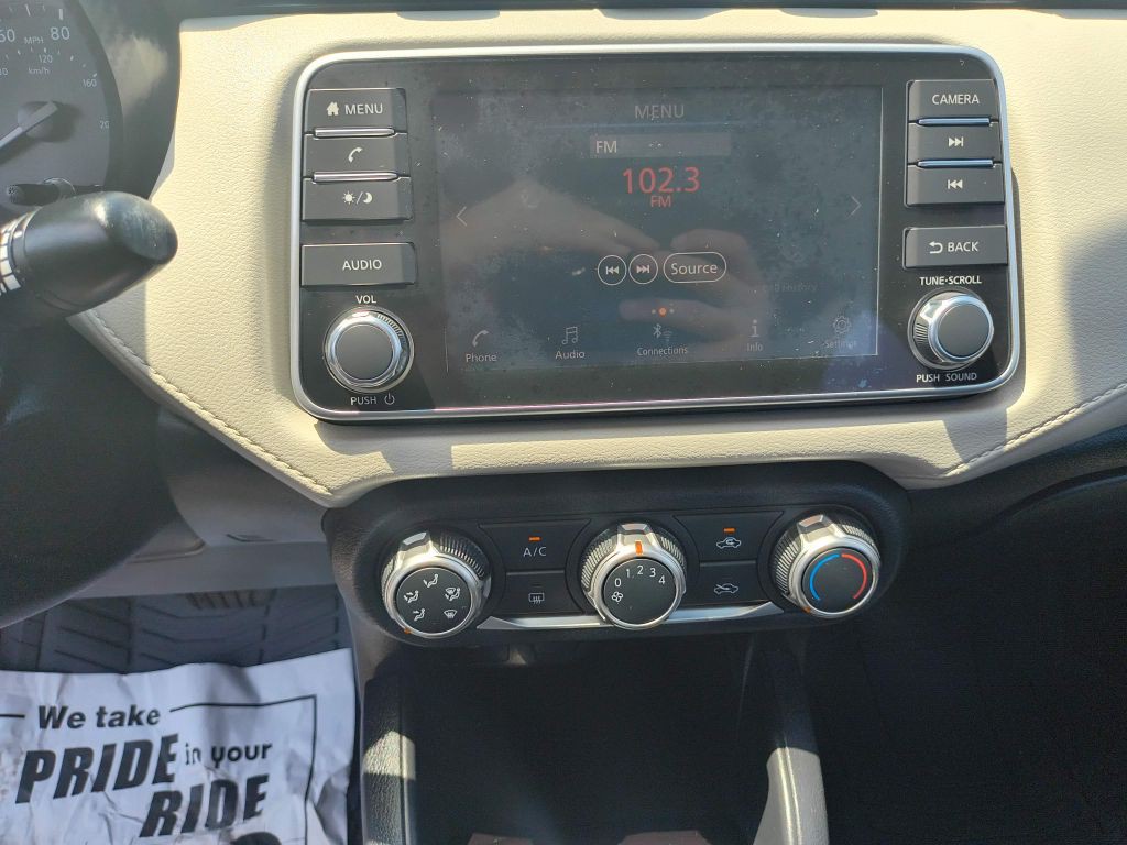 2021 Nissan Versa Image 18