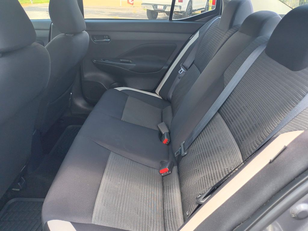 2021 Nissan Versa Image 21