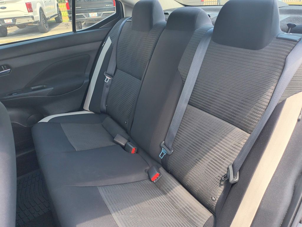 2021 Nissan Versa Image 23