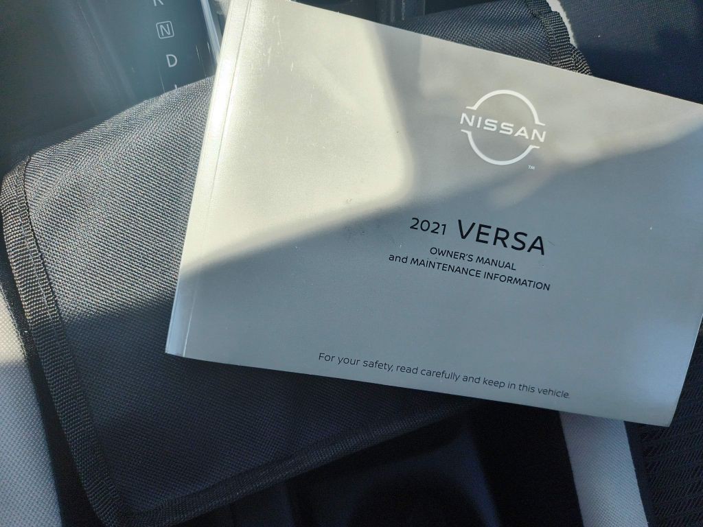 2021 Nissan Versa Image 25