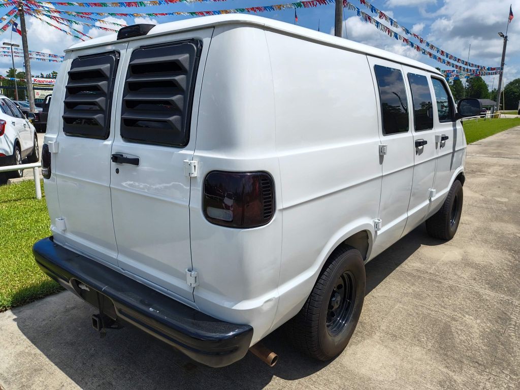 2001 Dodge Ram Van Image 5