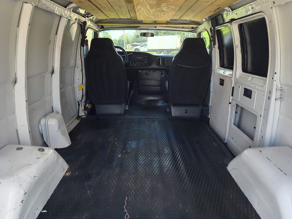 2001 Dodge Ram Van Image 12