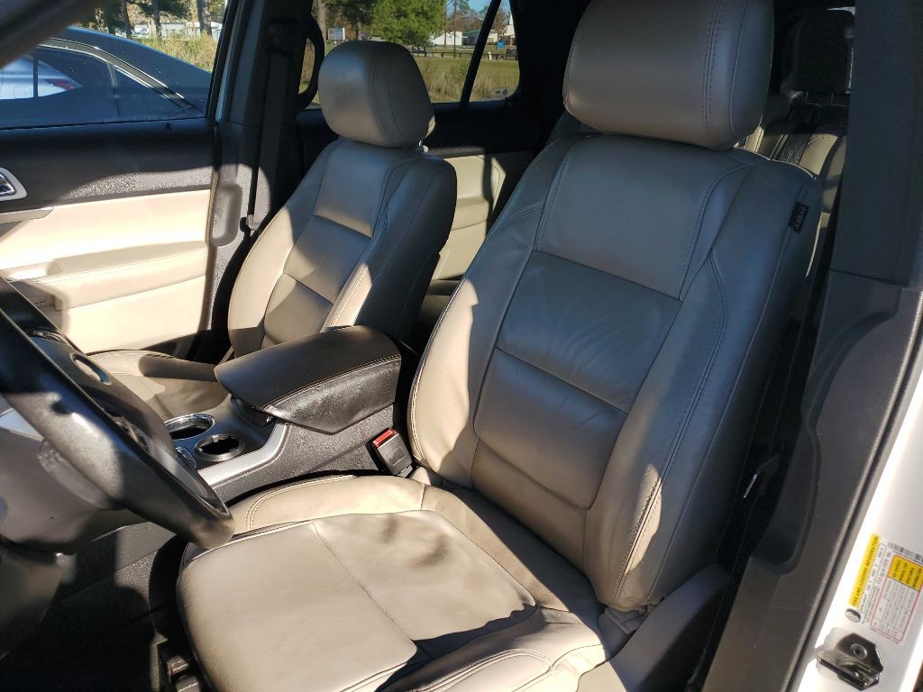 2015 Ford Explorer Image 9