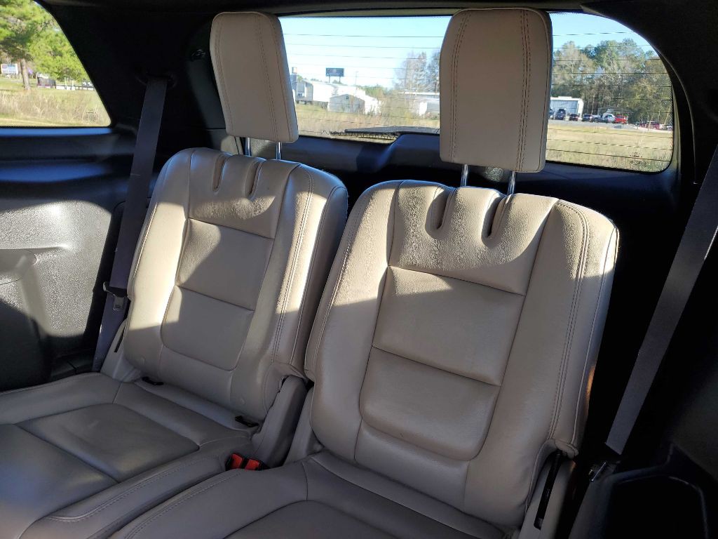 2015 Ford Explorer Image 17