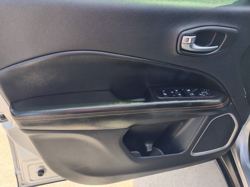 2019 Jeep Compass Image 12