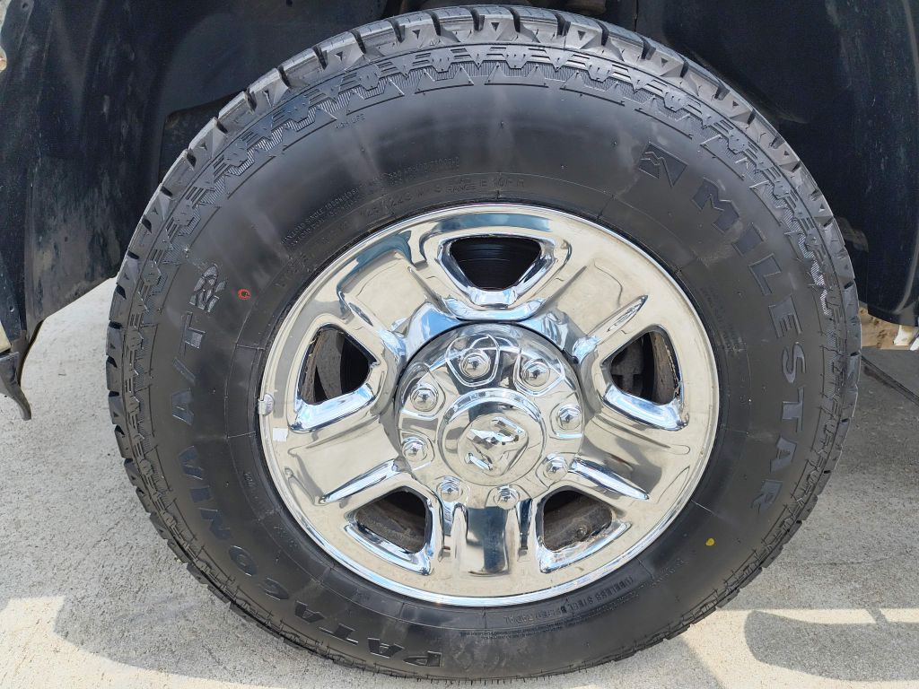 2018 RAM 3500 Image 9