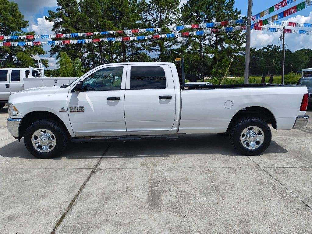 2018 RAM 3500 Image 2
