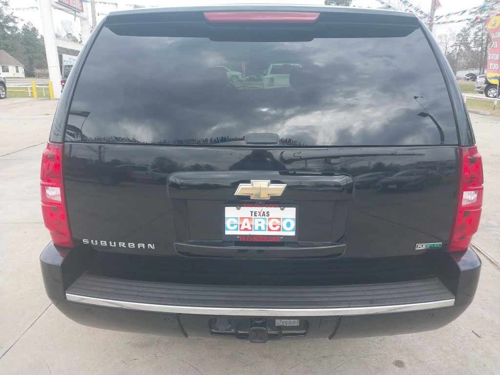 2011 Chevrolet Suburban Image 4