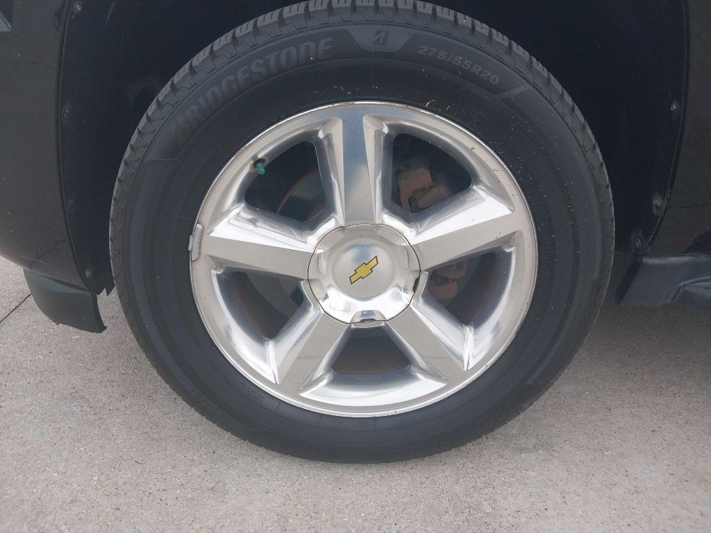 2011 Chevrolet Suburban Image 10