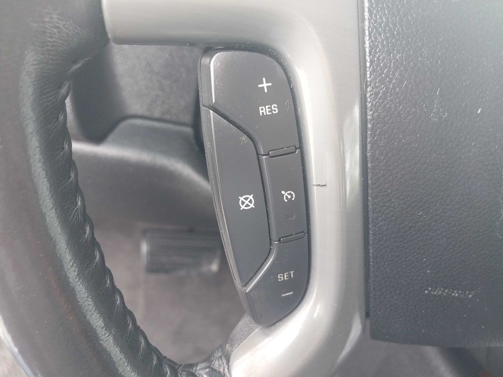 2011 Chevrolet Suburban Image 18