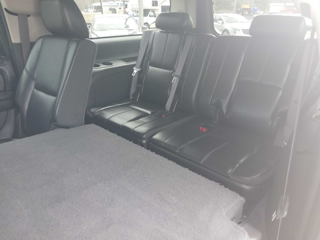 2011 Chevrolet Suburban Image 29