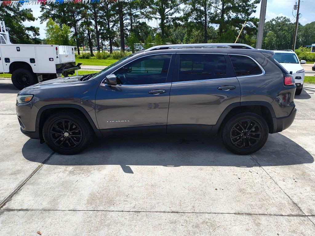 2019 Jeep Cherokee Image 2