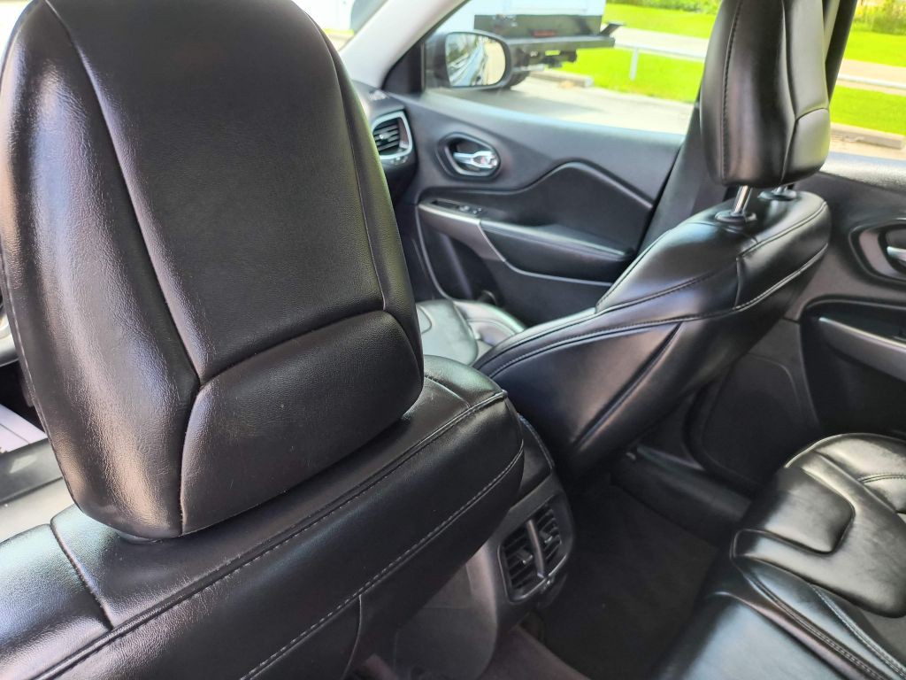 2019 Jeep Cherokee Image 22