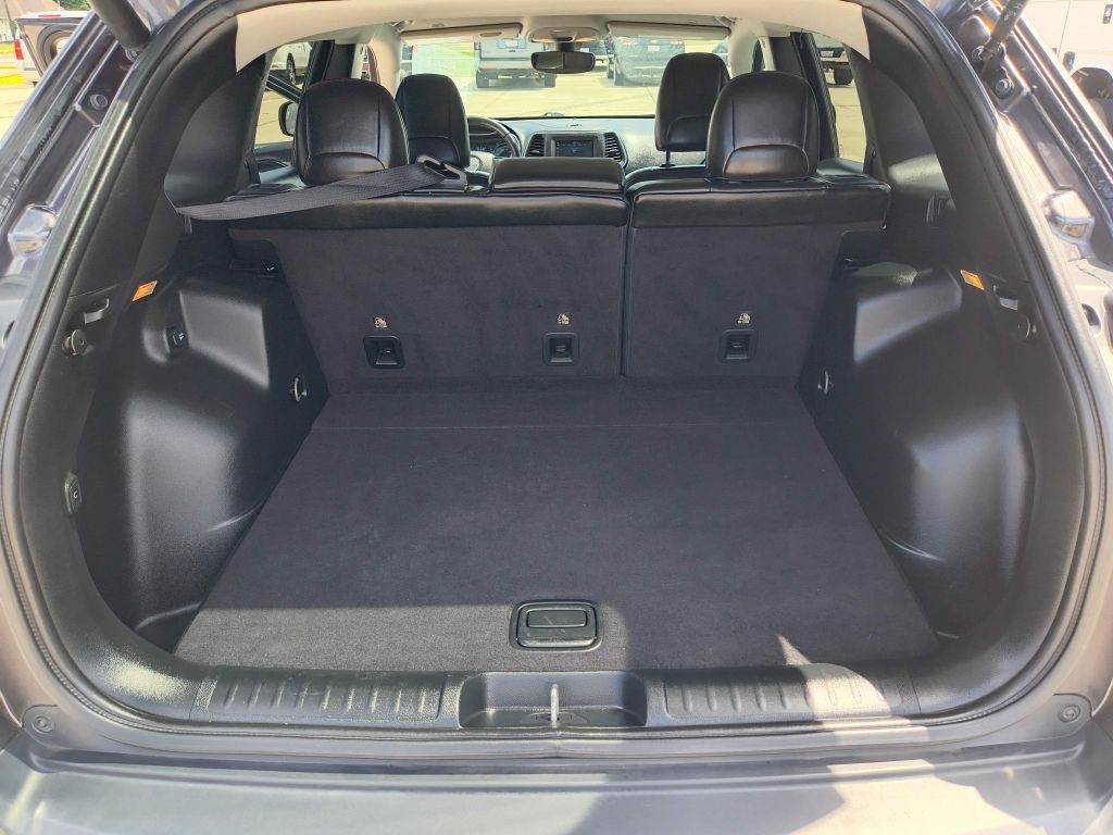 2019 Jeep Cherokee Image 24