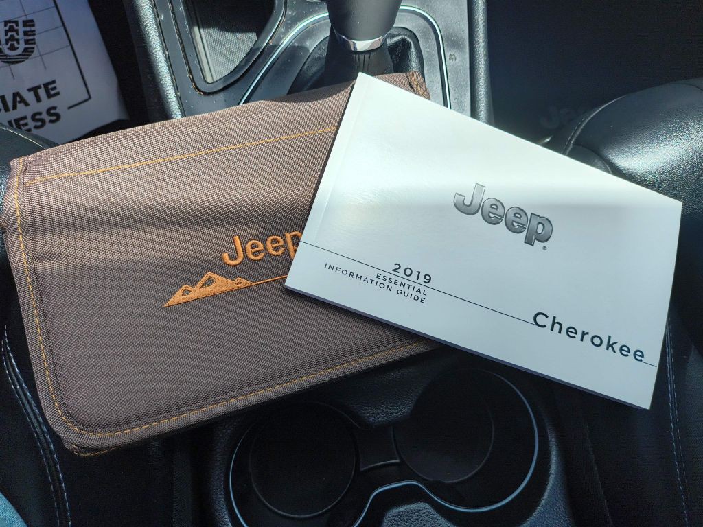 2019 Jeep Cherokee Image 26