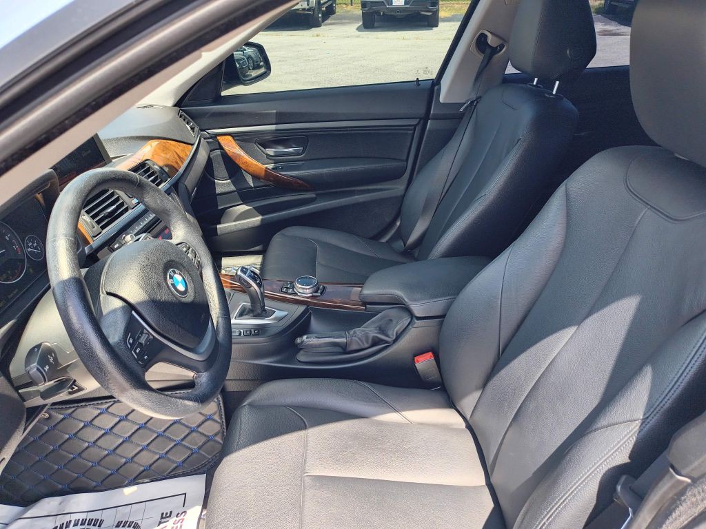 2015 BMW 3 Series Image 12